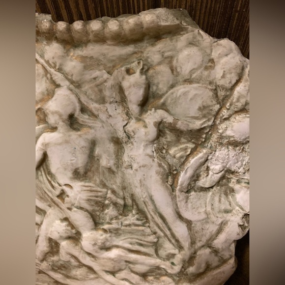 Plaster mold hanging - Picture 1 of 4